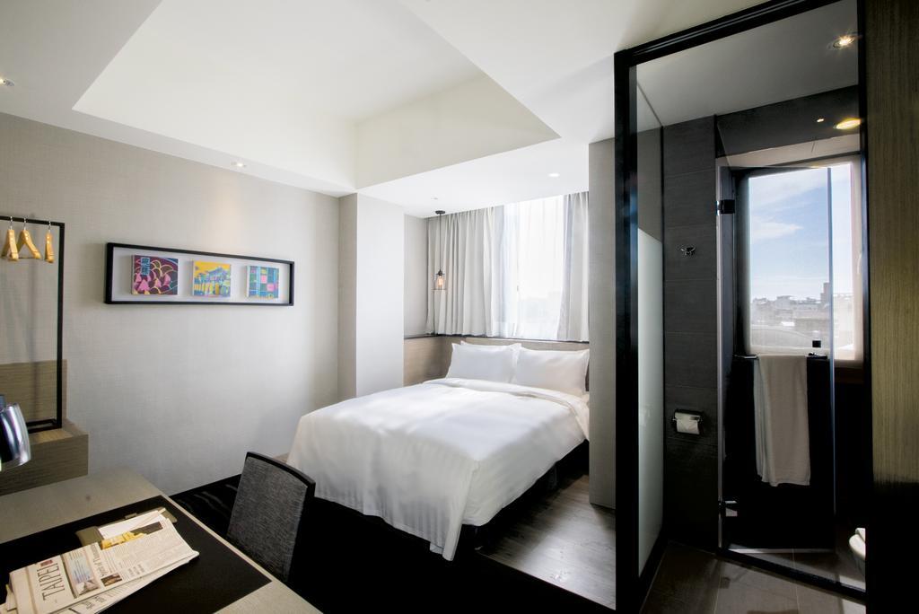 Changyu Hotel Tainan Buitenkant foto