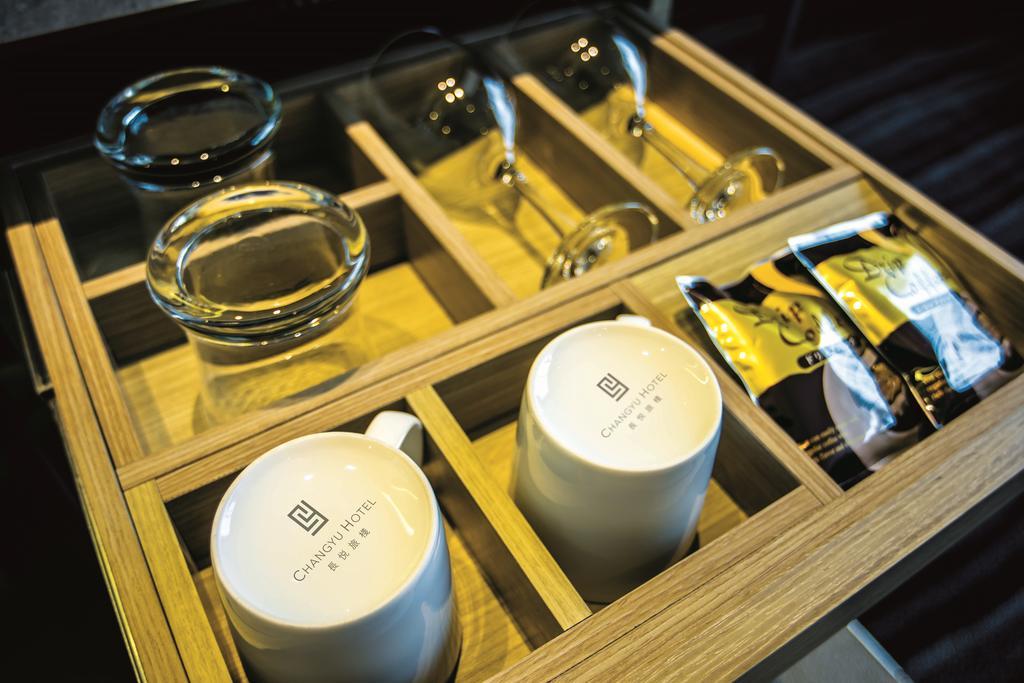 Changyu Hotel Tainan Buitenkant foto