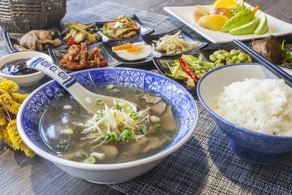 Changyu Hotel Tainan Buitenkant foto