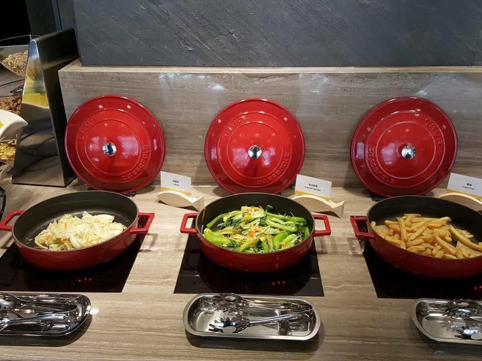 Changyu Hotel Tainan Buitenkant foto