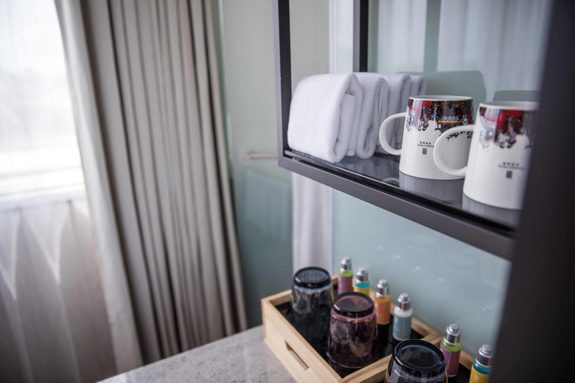 Changyu Hotel Tainan Buitenkant foto