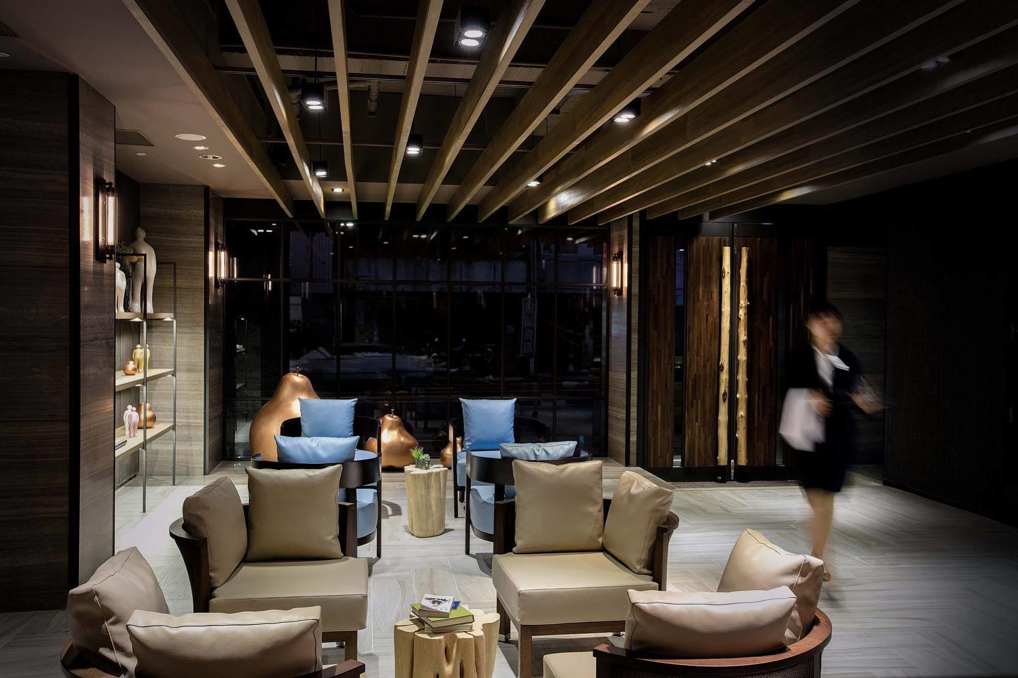 Changyu Hotel Tainan Buitenkant foto